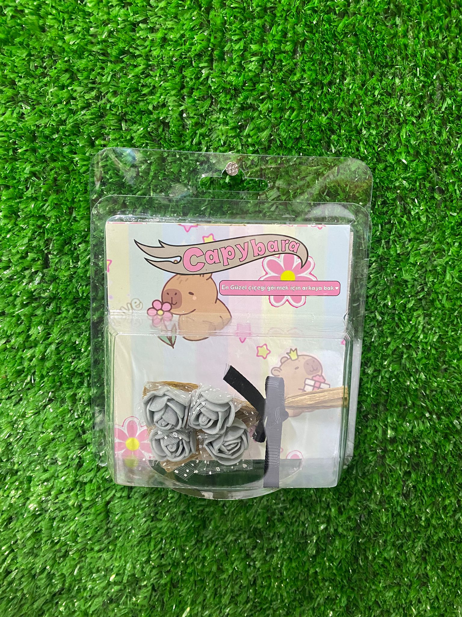 Aynalı Hot Flowers Mini Gül Buketi – Capybara (Gri)